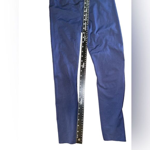 ATHELA- Women’s Navy Blue Accelerate 7/8 Tight Leggings,  Size Medium - Picture 11 of 15